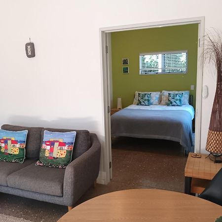 Island Breeze Apartment Oneroa Exterior photo