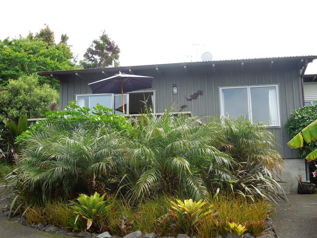 Island Breeze Apartment Oneroa Exterior photo